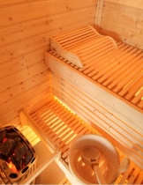 Piec Mini zamontowany w saunie suchej